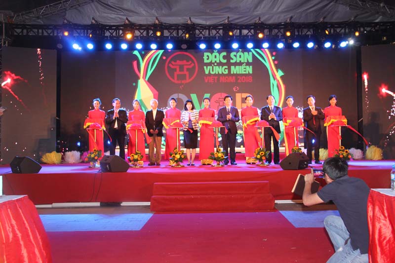 Hội chợ Đặc sản Vùng miền Việt Nam và Triển lãm Mỗi làng một sản phẩm OVOP 2018