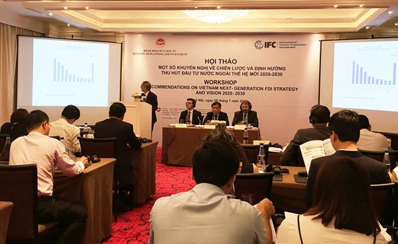 IFC khuyến nghị 8 cải cách đột phá để "câu" dòng vốn FDI thế hệ mới