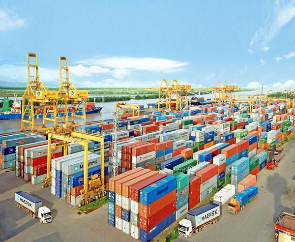 Nhập siêu gần 880 triệu USD trong nửa đầu tháng 7