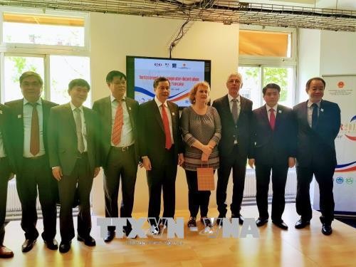 Việt Nam và Pháp tăng cường hợp tác phi tập trung