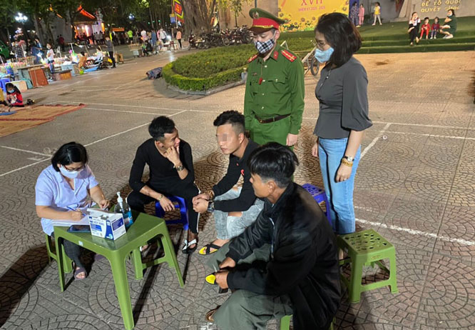 Hà Nội tạm dừng các hoạt động không thiết yếu để phòng, chống dịch Covid-19