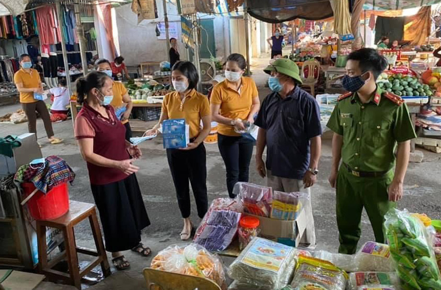 Từ 0h ngày 13-7: Hà Nội dừng hoạt động kinh doanh ăn uống tại chỗ, cắt tóc, gội đầu