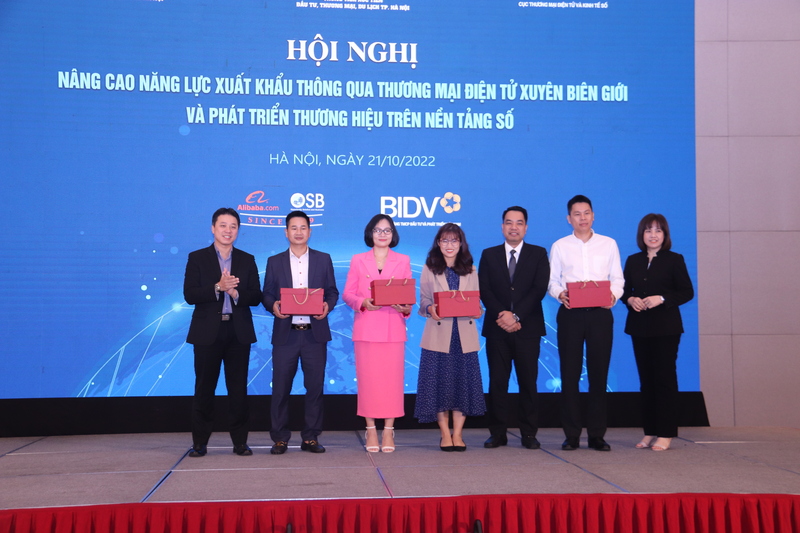 Nâng cao năng lực xuất khẩu thông qua thương mại điện tử xuyên biên giới