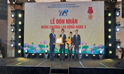 Trung tâm Xúc tiến đầu tư, thương mại, du lịch Hà Nội nhận Huân chương Lao động Hạng Ba